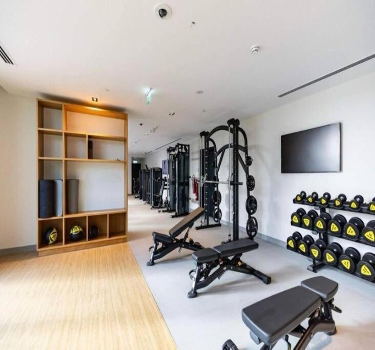 Luxury One Bedroom With Full Burj Khalifa View & Fountain View By Delujo *