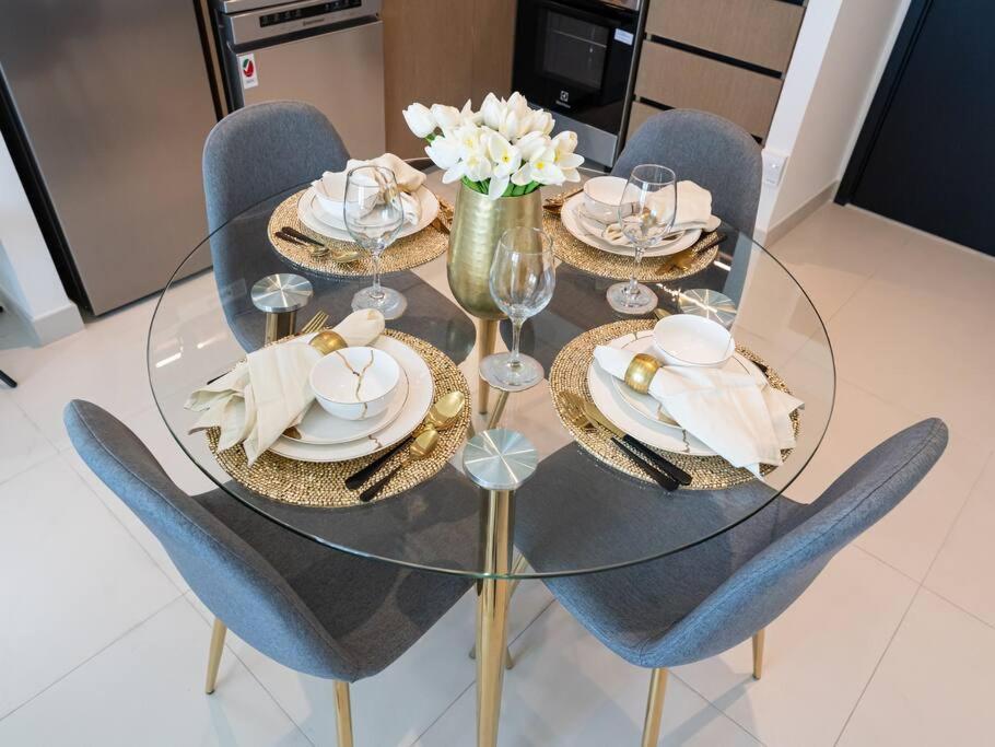 Luxury One Bedroom With Full Burj Khalifa View & Fountain View By Delujo Apartment